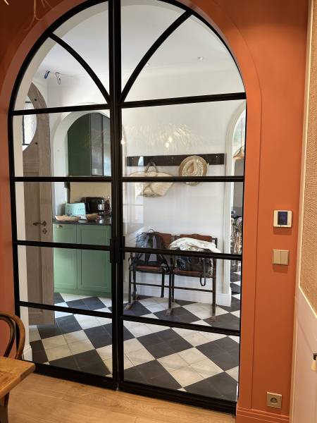 Porte en acier coulissant sur mesure aux Issambres