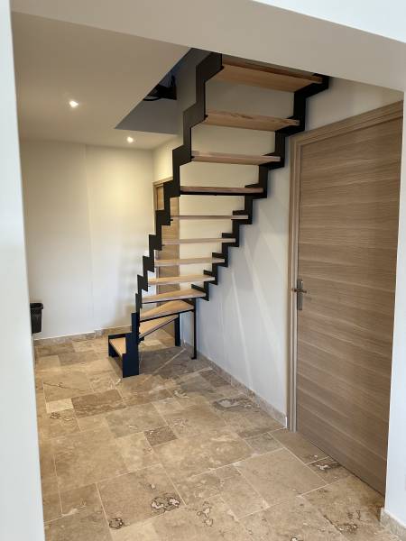 Escalier acier et bois en quart tournant à Annemasse