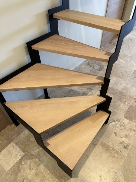 Escalier acier et bois en quart tournant à Annemasse