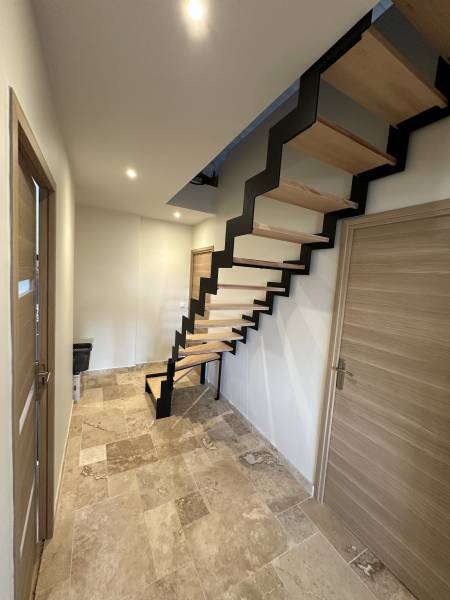 Escalier acier et bois en quart tournant à Annemasse