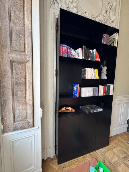 Bibliothèque en acier sur mesure à Lyon