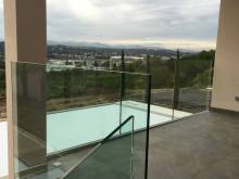 Notre zone d'activité pour ce service Réalisation d'un escalier en acier avec marches en bois sur mesure pour une maison à